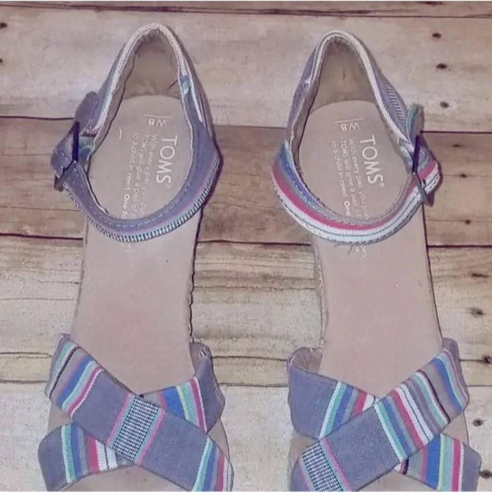 Tom's Espadrille Stripped‎ Wedge size 8